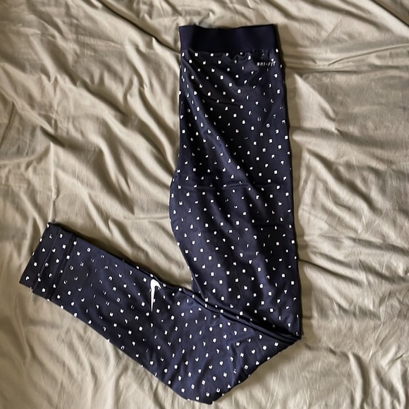 Nike pro work out pants. Size M. - Picture 2 of 2